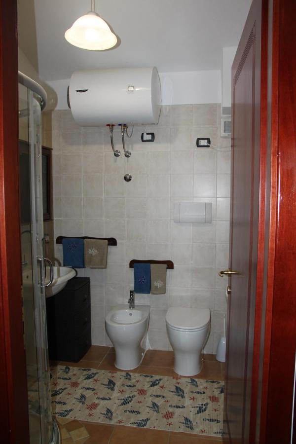 Magibac Due - Casa Vicino Aeroporto E Mater Olbia Appartement Buitenkant foto