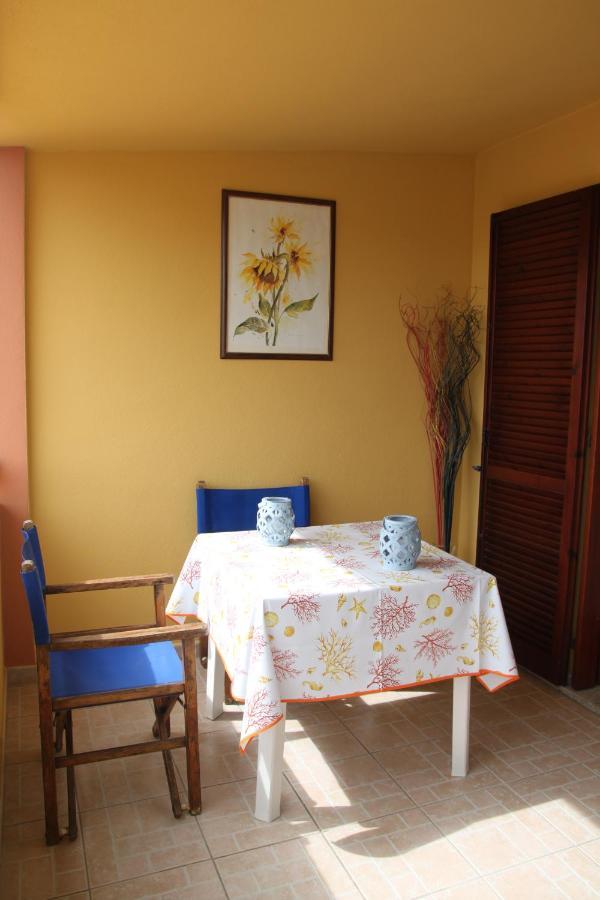 Magibac Due - Casa Vicino Aeroporto E Mater Olbia Appartement Buitenkant foto