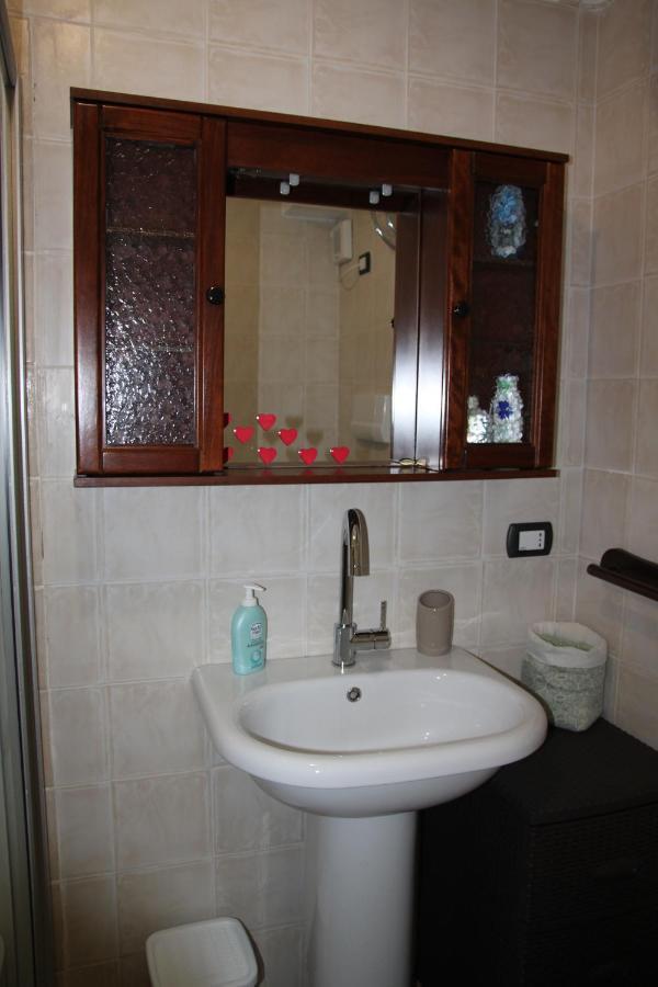 Magibac Due - Casa Vicino Aeroporto E Mater Olbia Appartement Buitenkant foto