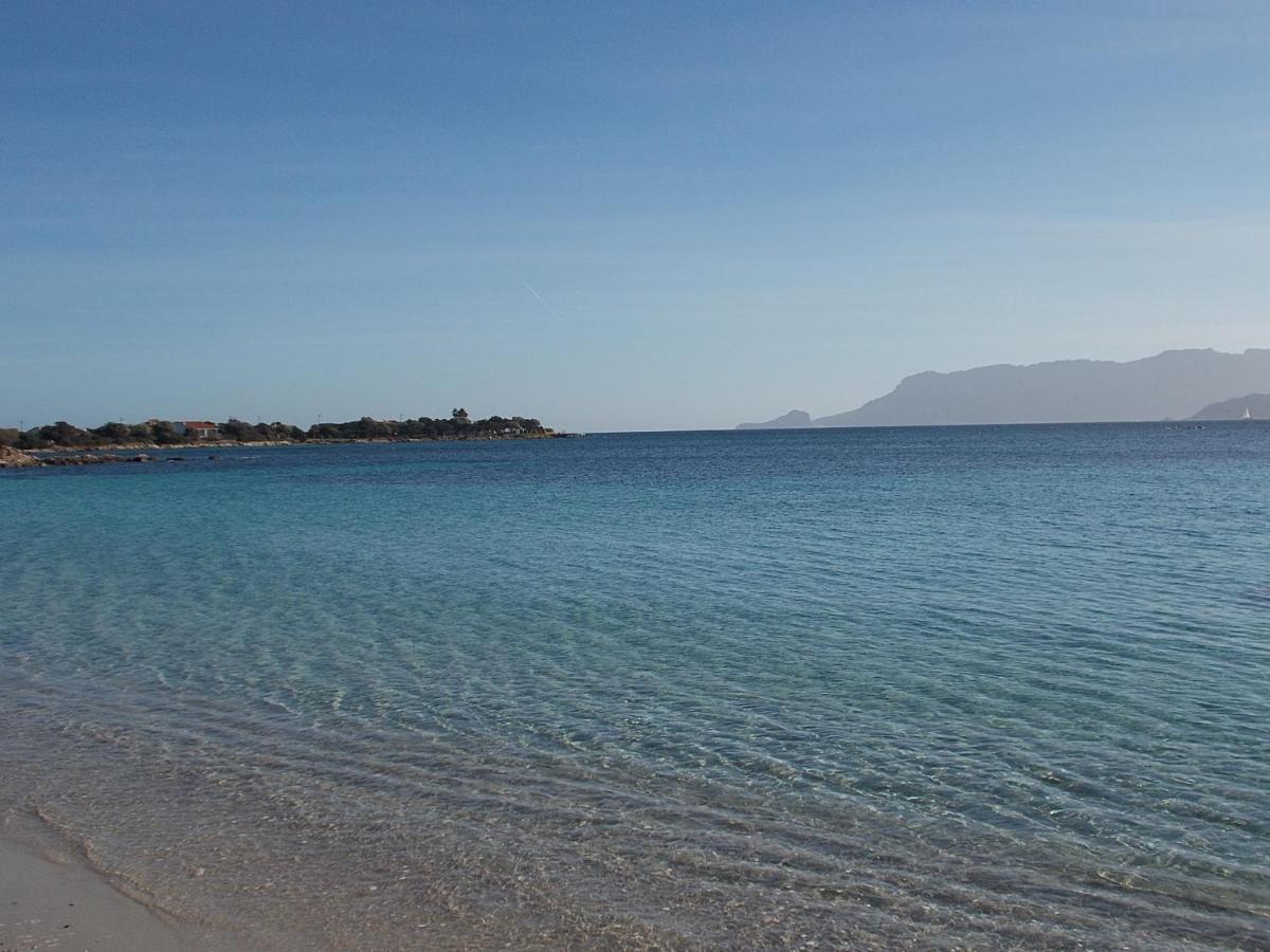 Magibac Due - Casa Vicino Aeroporto E Mater Olbia Appartement Buitenkant foto
