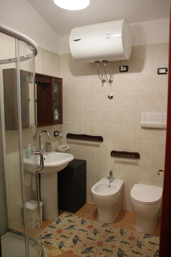 Magibac Due - Casa Vicino Aeroporto E Mater Olbia Appartement Buitenkant foto